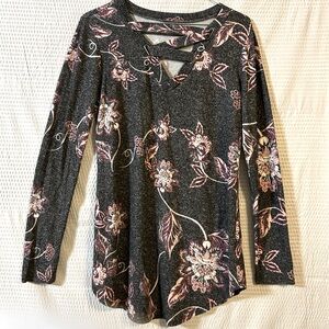 Maurice’s 24/7 Women’s Gray/Pink Floral Shirt